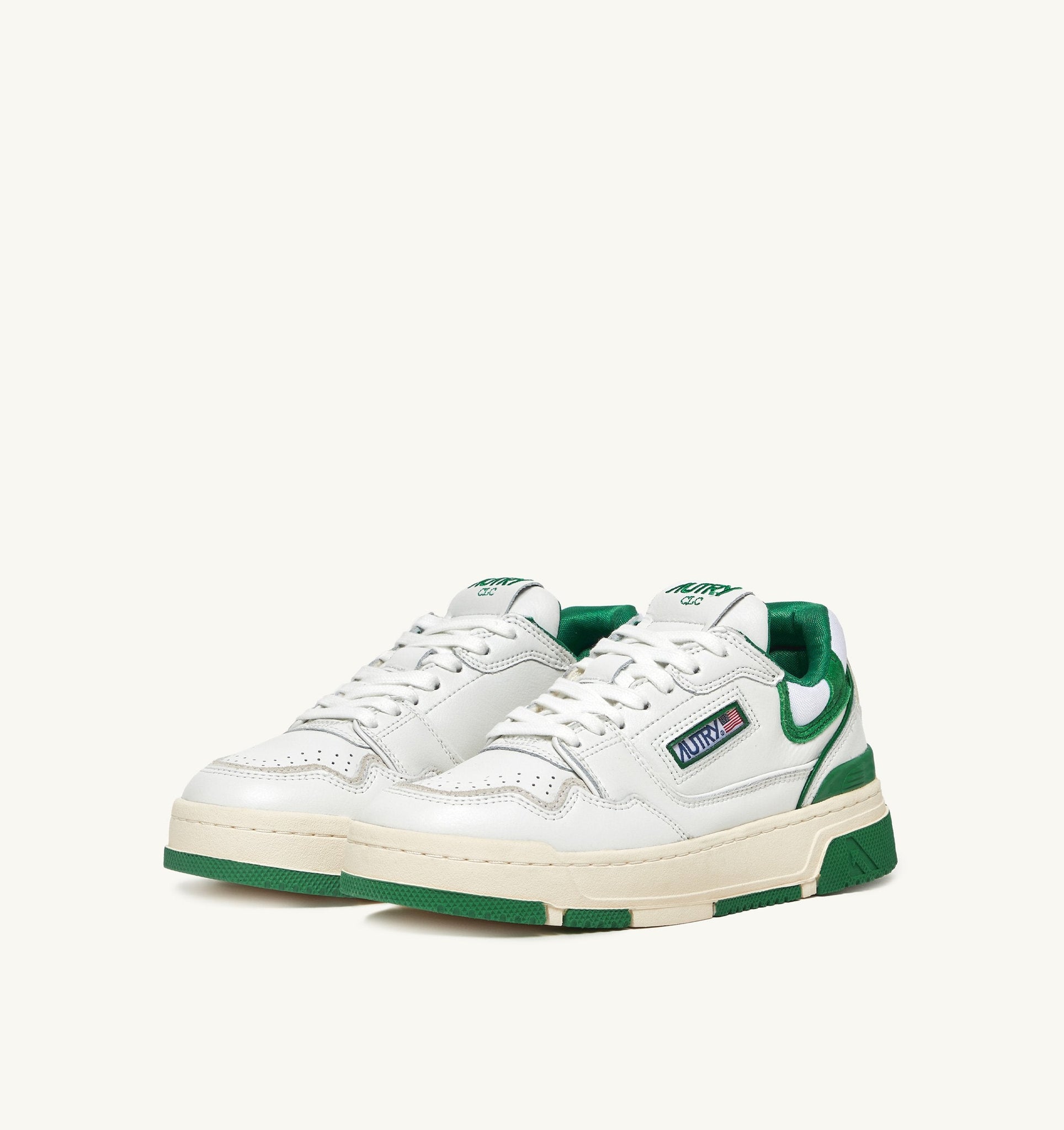 CLC Low en cuir blanc et suède Amazon