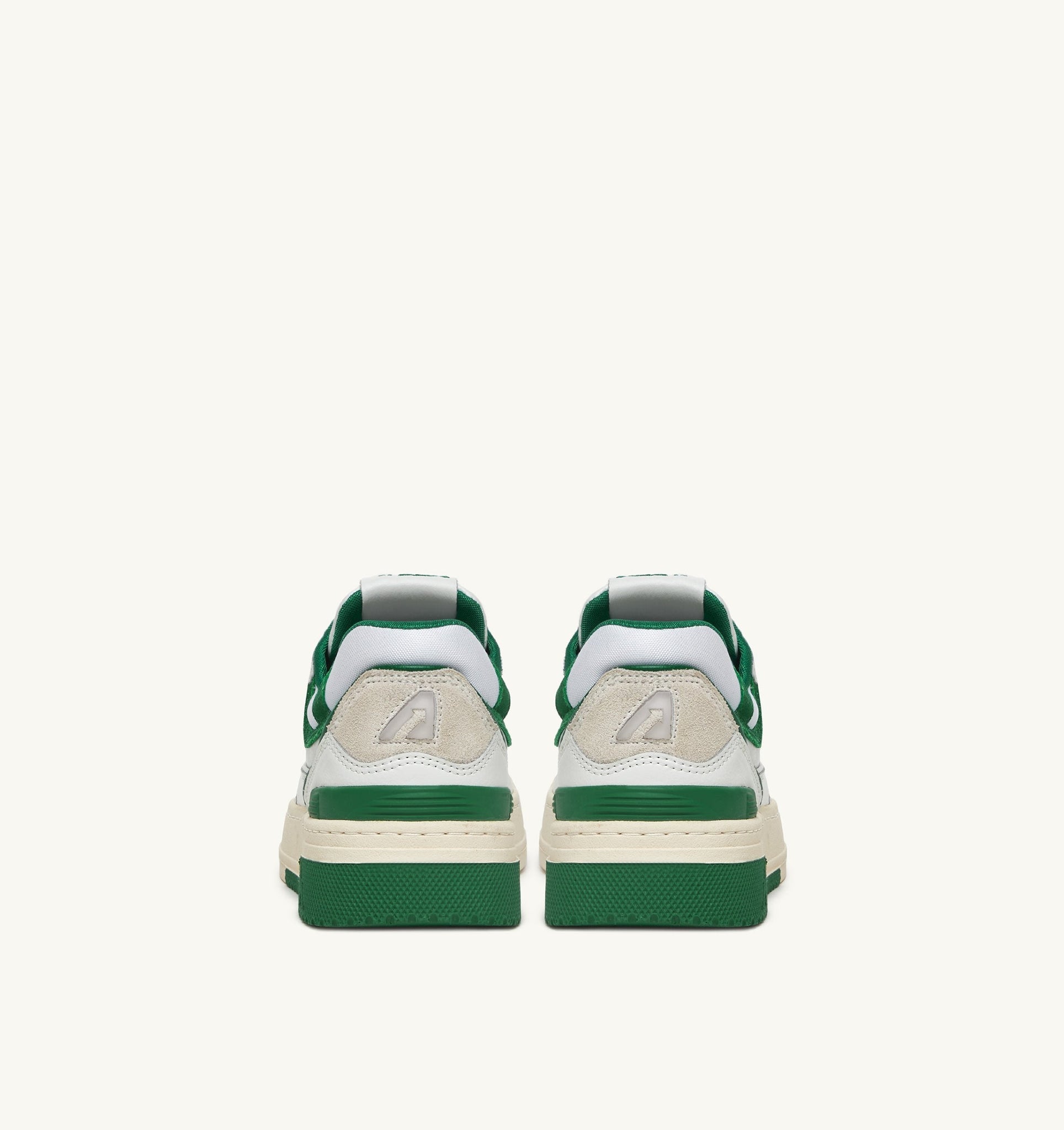 CLC Low en cuir blanc et suède Amazon