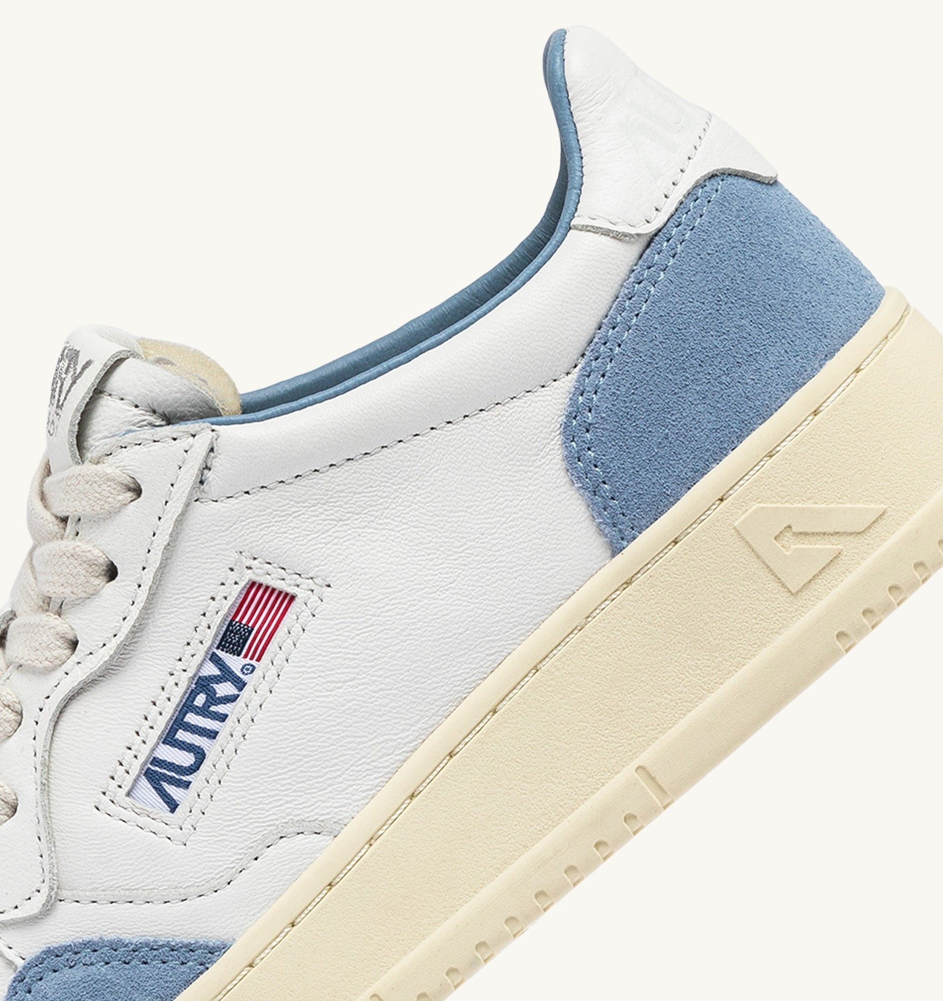 Medalist Low en cuir et suède Blanc/Street Blue